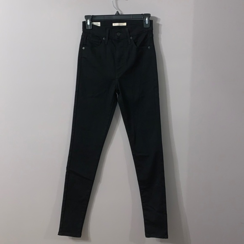 NWOT Levi’s Black Mile High Super Skinny Jeans 26